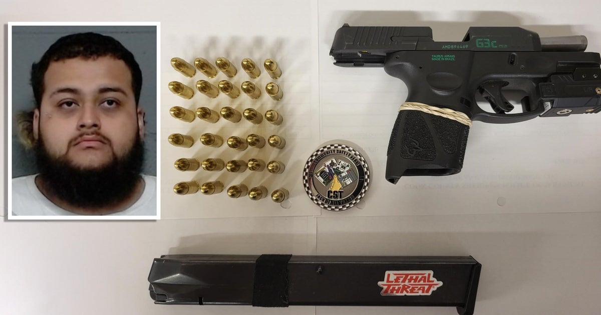 Chicago man charged after loaded gun found during River North traffic ...
