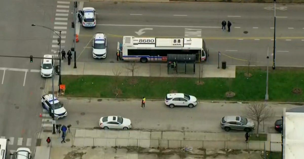 Woman shot while riding CTA bus on Chicago's South Side, police say