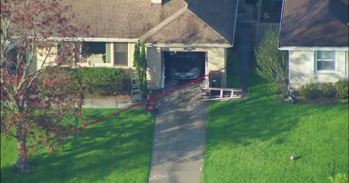 Man dies in early morning house fire on Chicago's Northwest Side | FOX ...