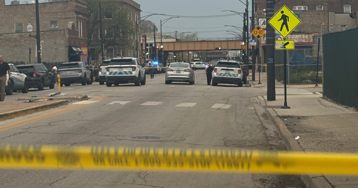 Chicago police: 3 killed, 1 critically injured in West Side shooting ...