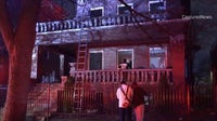 Man dies after early morning apartment fire on Chicago's West Side