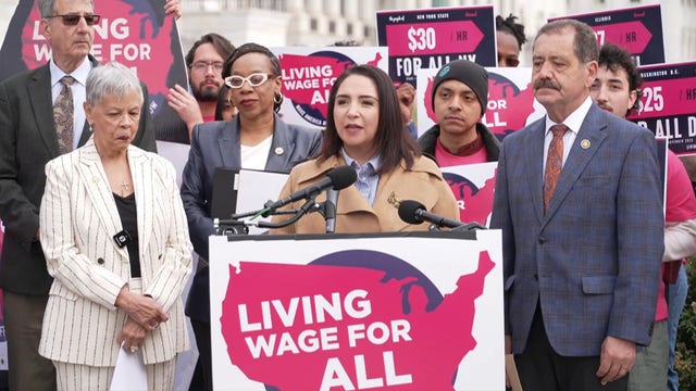 Chicago members of Congress propose $25 national minimum wage