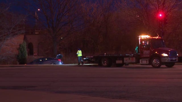 Elmhurst manhunt: Second burglary suspect taken into custody following police chase, crash