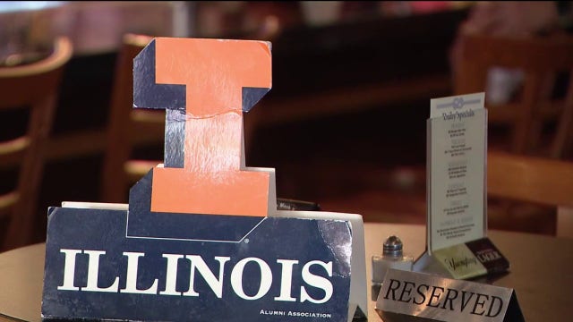 Fans pack Chicago watch parties as Illinois heads to Final Four