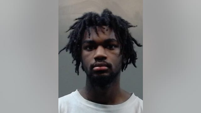 Teen charged in suburban Chicago back-to-back restaurant burglaries