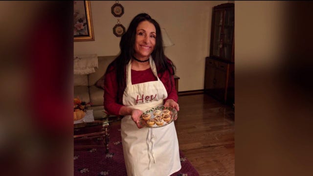 Oak Park woman carjacked while unloading groceries outside her apartment