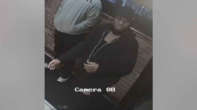 Suspect at large after late-night double homicide in Greater Grand Crossing: police