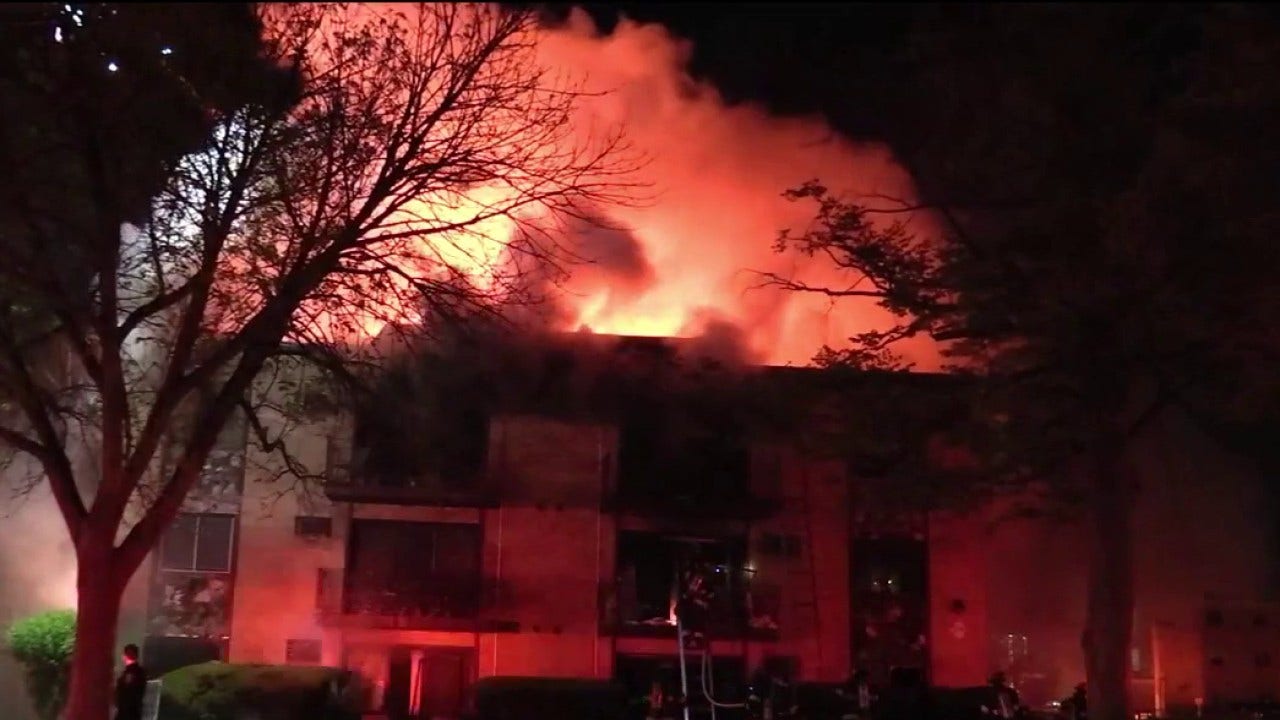 5 hospitalized after reported explosion, apartment fire in Des Plaines