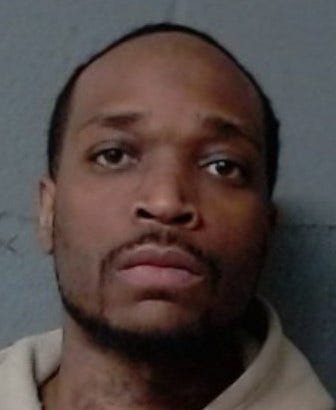 Chicago man charged in $31K iPhone theft at Des Plaines facility: officials