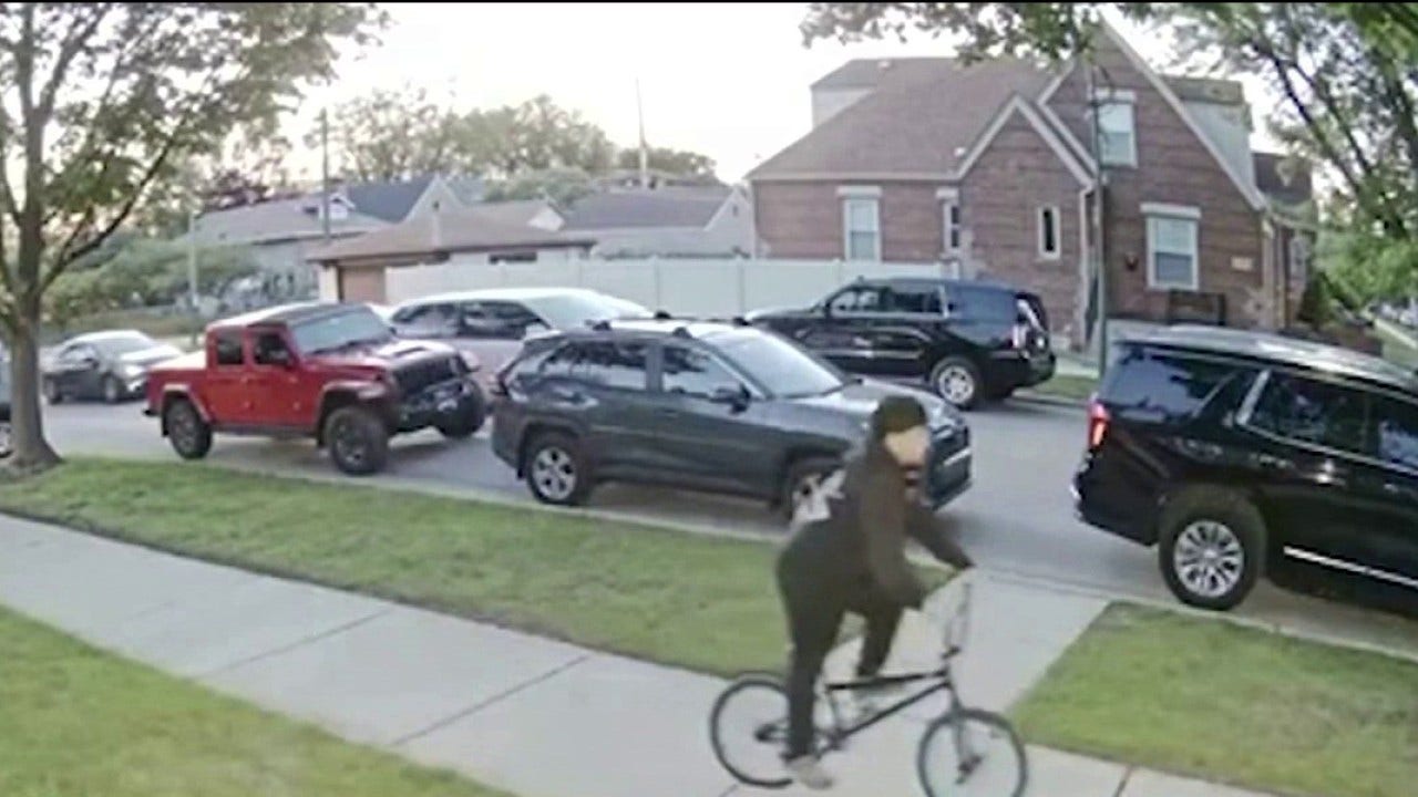 Chicago mother says 12-year-old son helped by stranger in attempted abduction