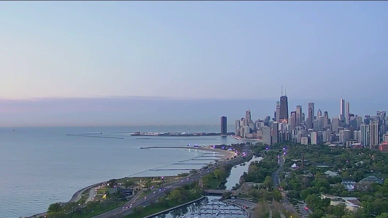 Chicago weather: Warm and breezy Friday ahead of hot weekend temperatures
