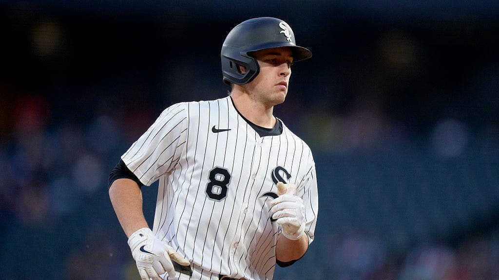 White Sox catcher Kyle Teel tweaks his right knee while on a minor league rehab assignment