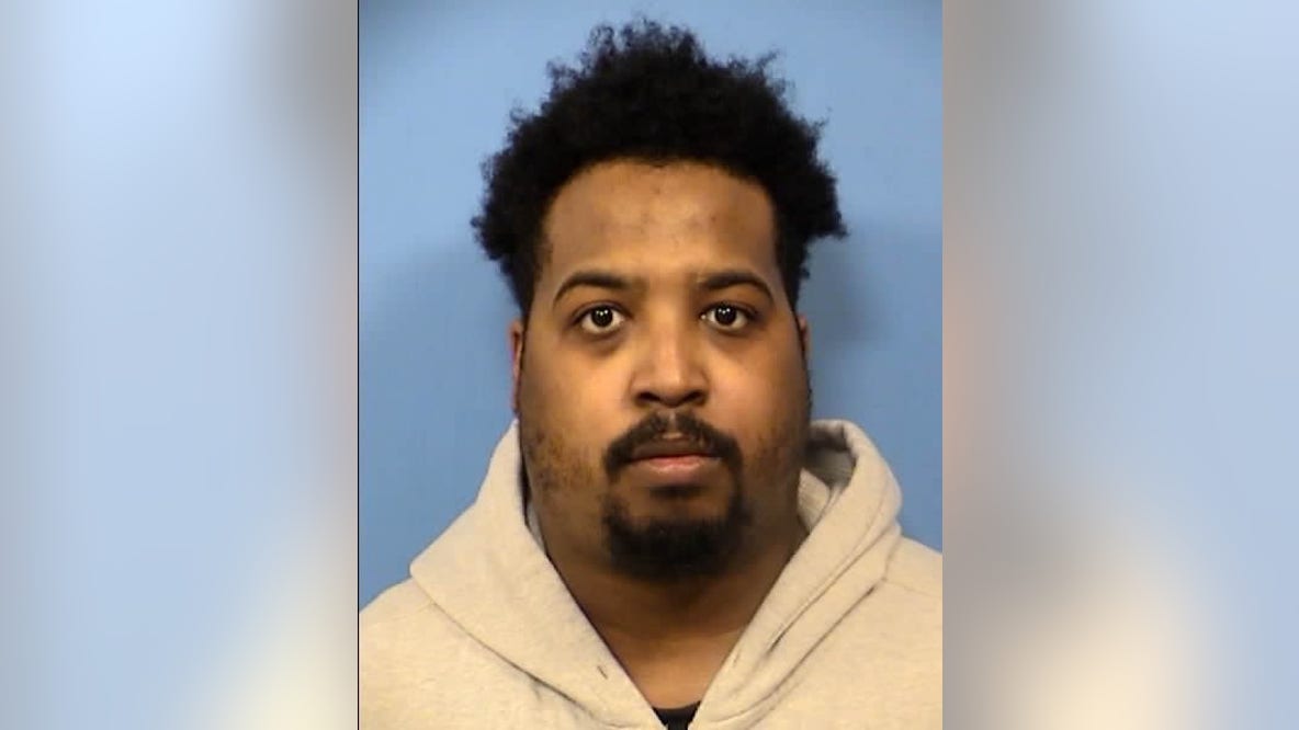 Chicago man sentenced to 18 years for 2021 Oak Brook Mall shooting: prosecutors