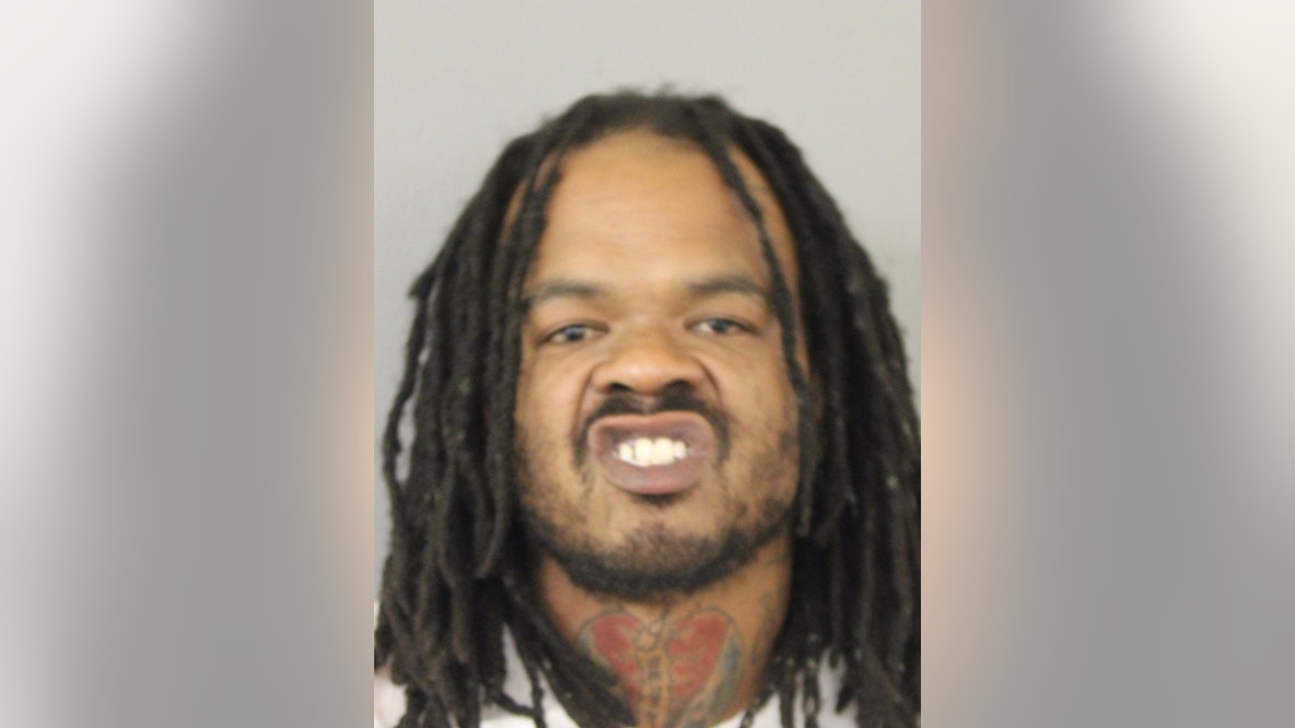 Man accused of shooting at Chicago police officers faces attempted murder charges