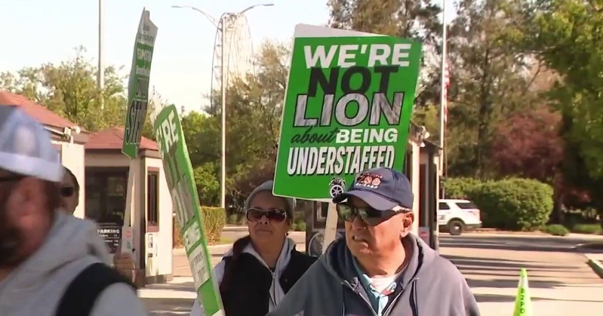 Brookfield Zoo Chicago strike ends as workers, management reach deal
