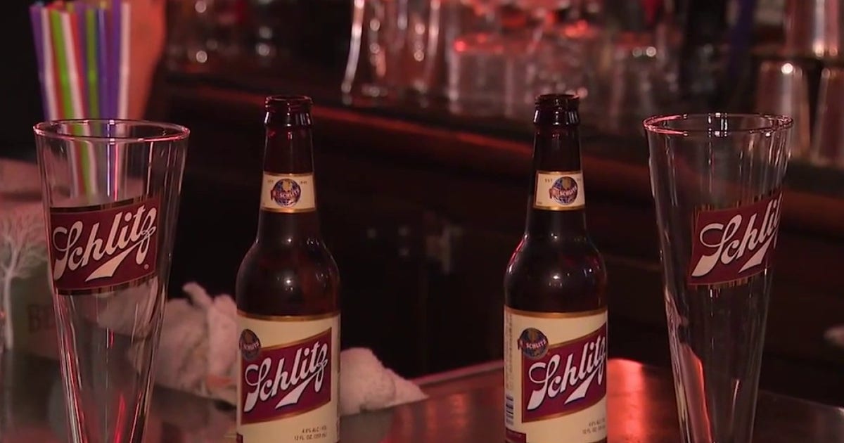 Chicago raises final toast to Schlitz as the iconic beer is discontinued