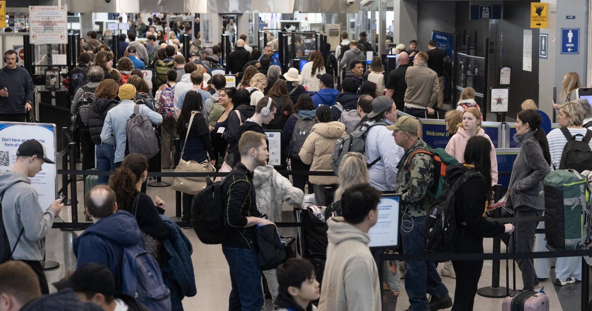 Ebola screening not happening at O'Hare despite CDC document mentioning Chicago airport, IDPH says