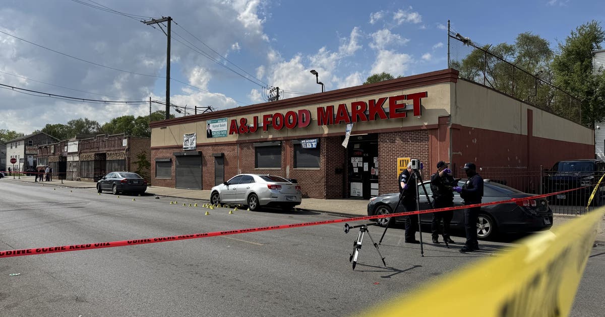 Man killed, two wounded in broad daylight Englewood shooting: police