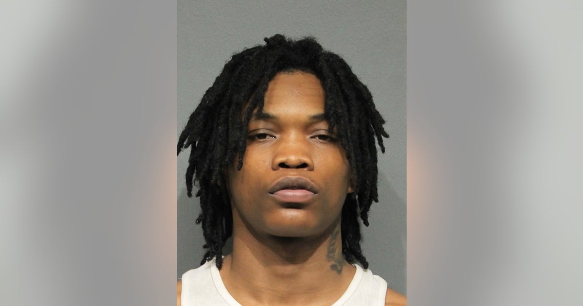 Chicago man arrested 2 months after South Shore stabbing, attempted robbery