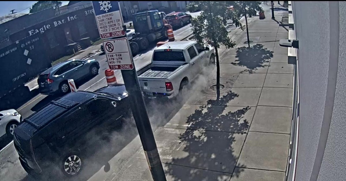 Chicago man indicted for ramming car into ICE agent's truck: prosecutors
