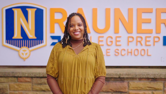 Chicago teacher leads students to 318 college acceptances
