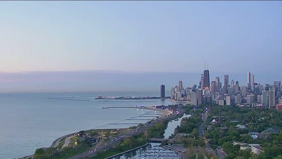 Chicago weather: Warm and breezy Friday ahead of hot weekend temperatures