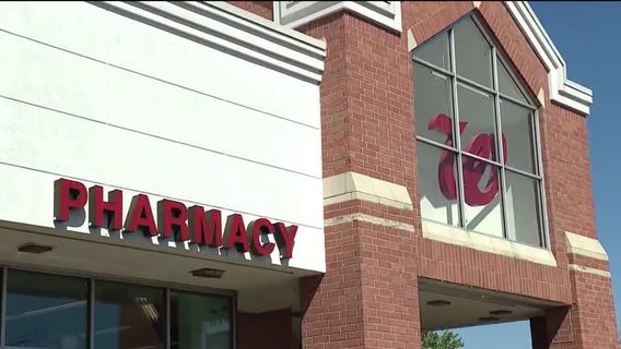 Losing a lifeline: Chicago South Side residents push back against Walgreens closure