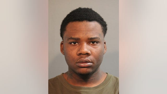 Teen charged in violent Chicago robbery tied to hospital shooting of police officers