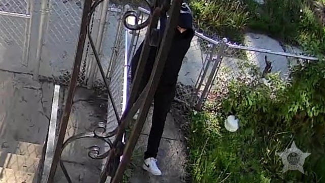 Chicago police seek suspect tied to triple shooting