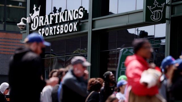 DraftKings ending in-person sports betting at Wrigleyville sportsbook