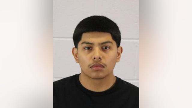 Aurora police chase results in gun charges for 2 teens