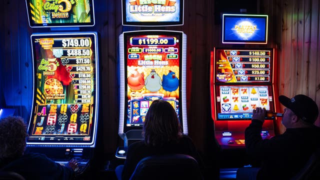 Video gambling debate in Chicago area grows over crime, revenue concerns