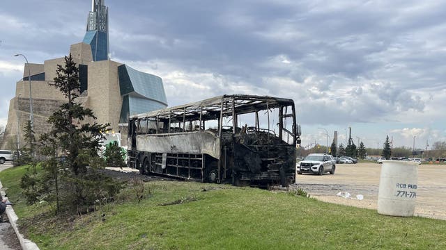 Teen charged in Kane County Cougars team bus fire during Canada trip, Winnipeg police say