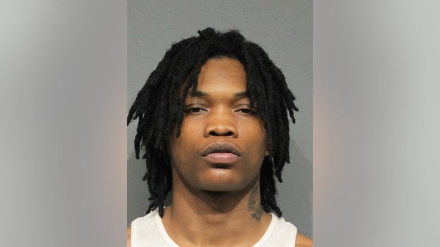 Chicago man arrested 2 months after South Shore stabbing, attempted robbery