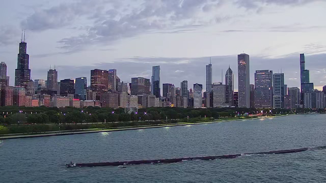 Chicago weather: Cool and breezy before Memorial Day weekend warmup