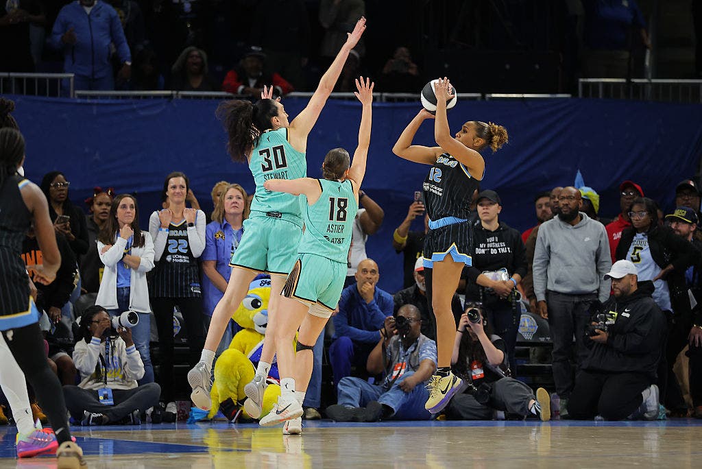 Column: No moral victories for the Chicago Sky, but Sydney Taylor can create actual wins