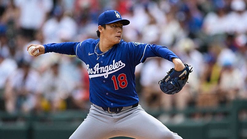 Yoshinobu Yamamoto carries no-hit bid into 9th as Dodgers beat White Sox