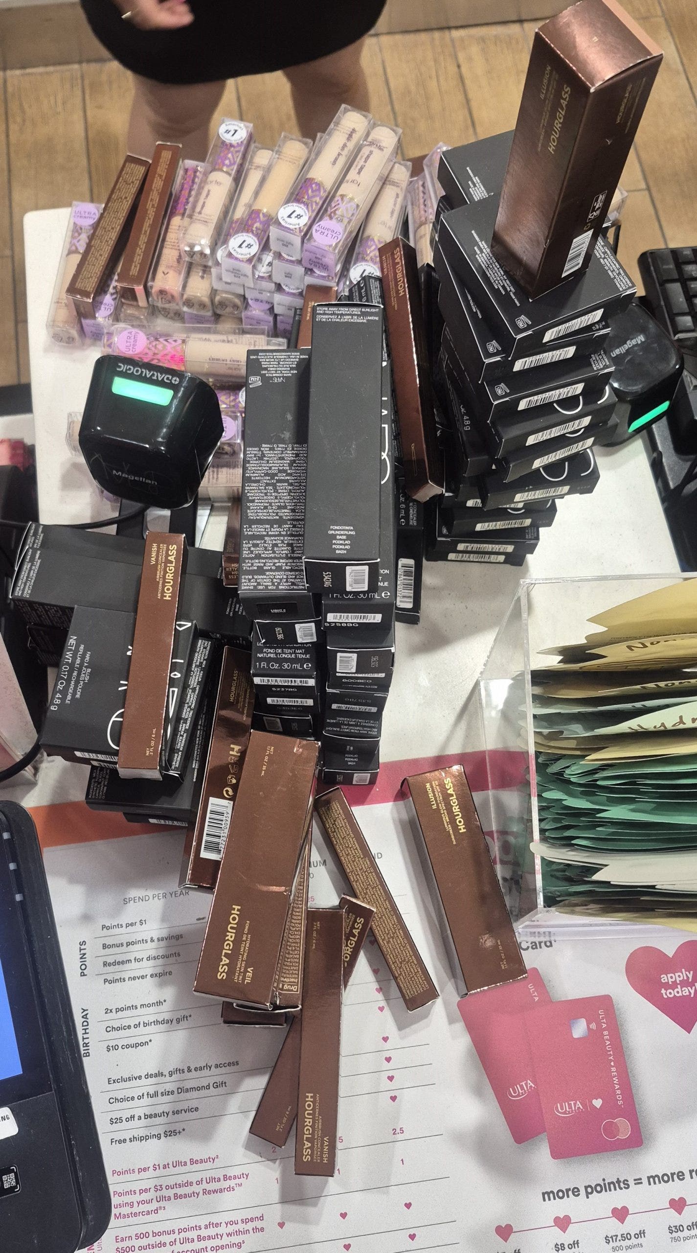 Teens charged after $5K Ulta theft in Norridge, police chase on I-55