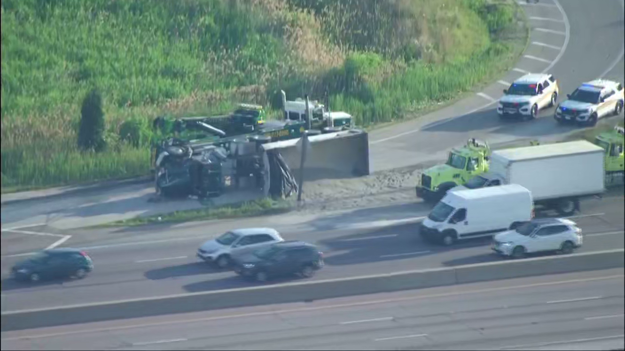 Oil spill, overturned vehicle shut down I-290 entrance ramp