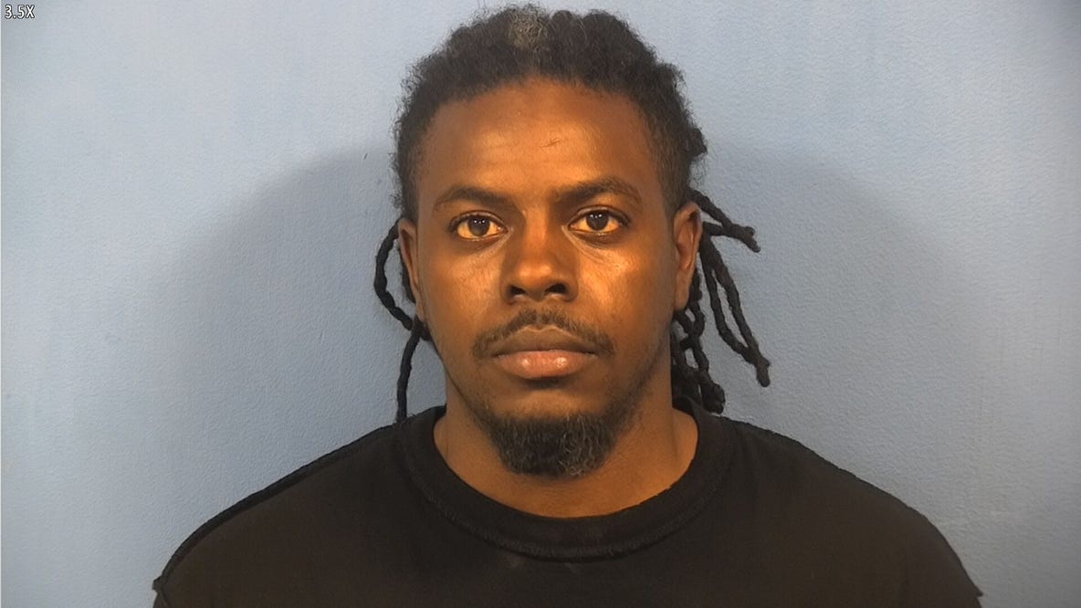 Chicago man accused of breaking into ex-girlfriend's apartment, violently kidnapping her