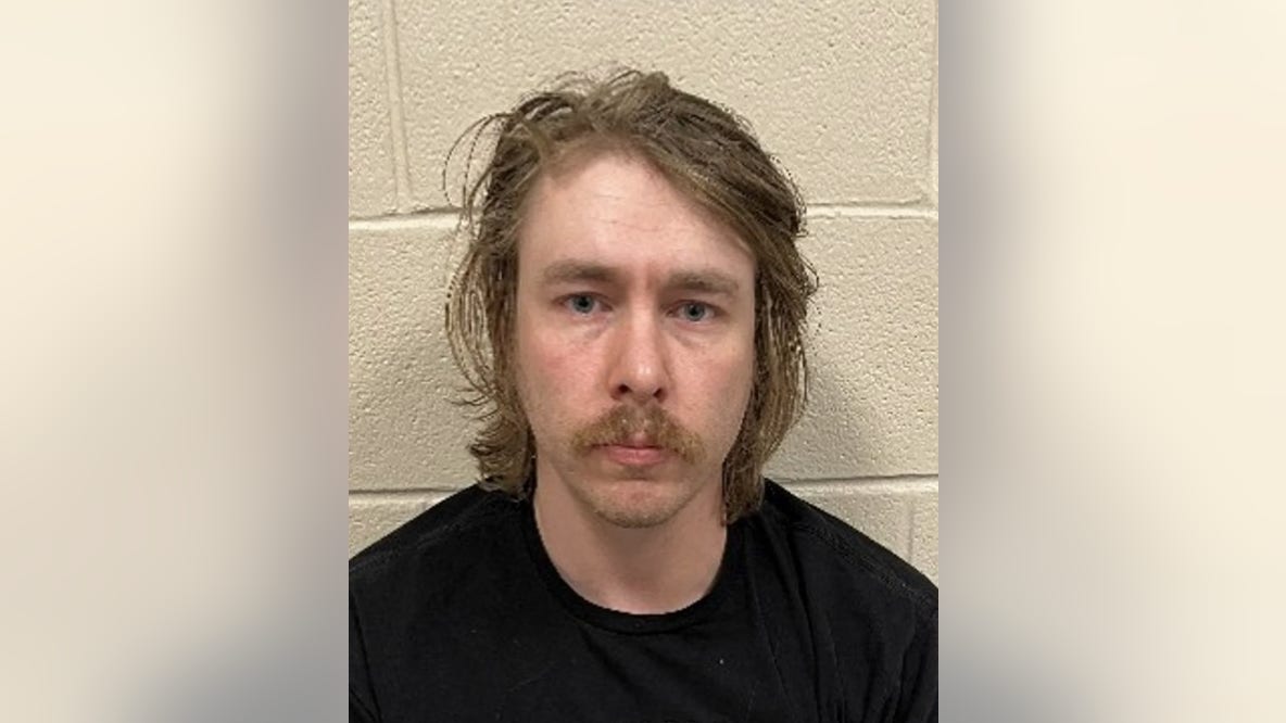 Aurora man charged with having child sexual abuse material