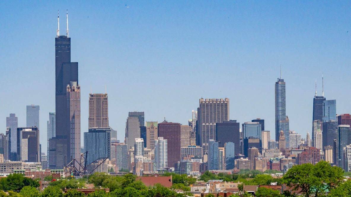 Warm, dry weather continues across Chicagoland before rain chances return