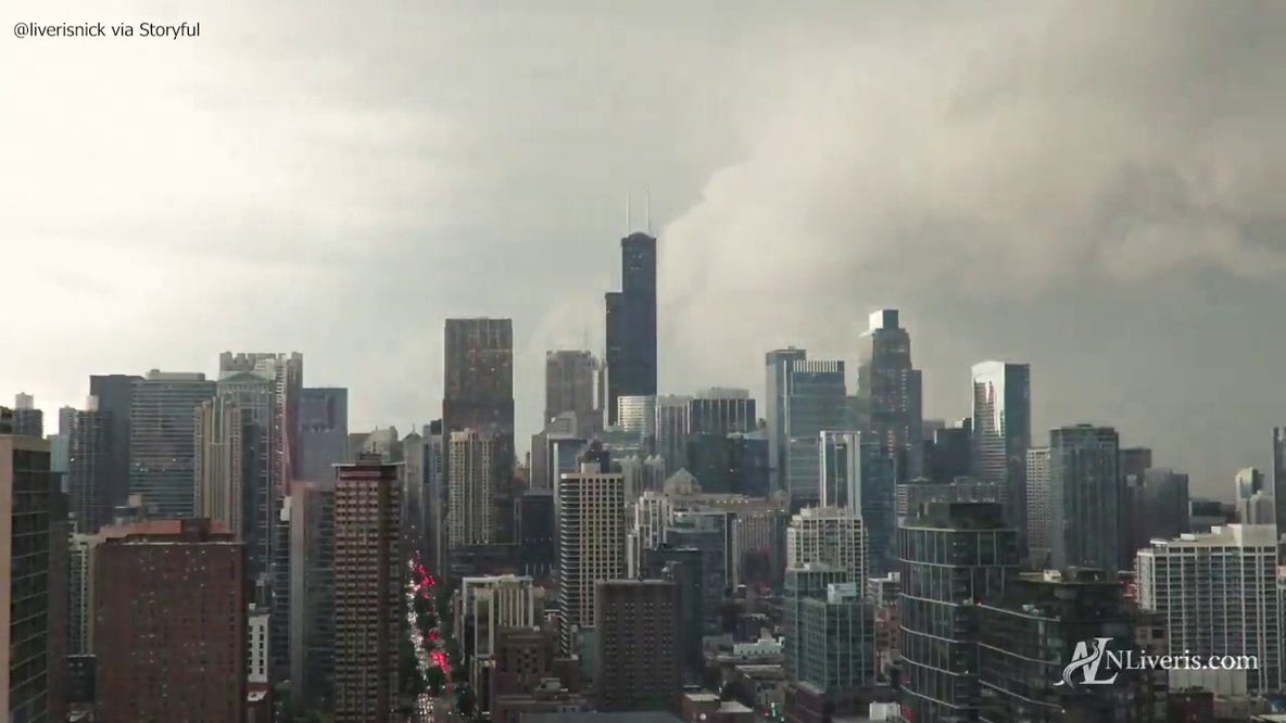 Video shows powerful storms roar through Chicago; nearly 200K without power as cleanup begins