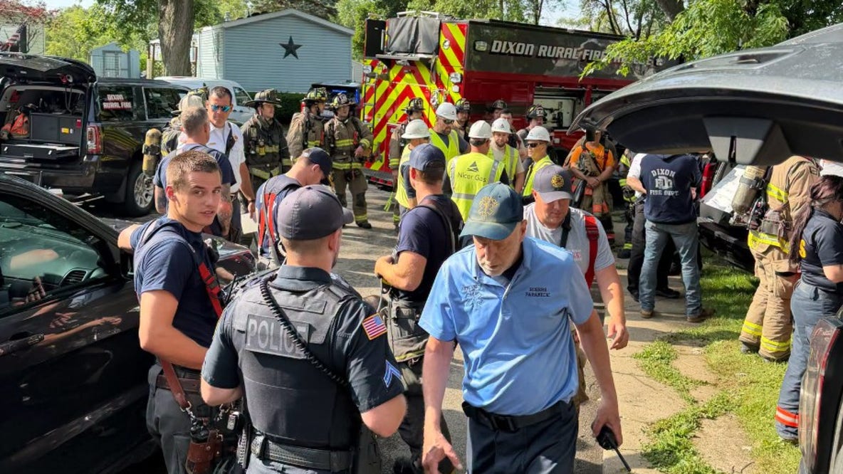 Northern Illinois home explosion forces evacuation of hundreds
