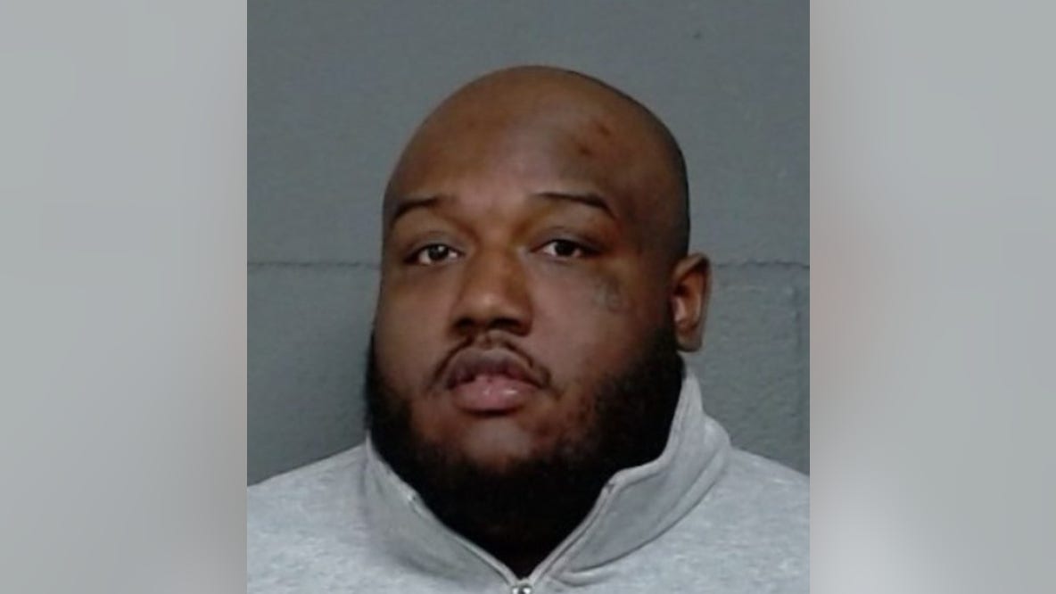 Chicago man accused of attacking woman, running her over turns himself in: sheriff