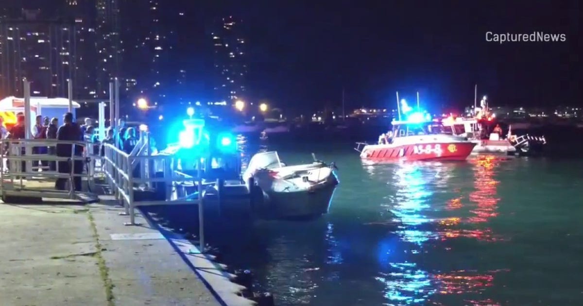 Chicago boat crash in Lake Michigan leaves 4 critically injured