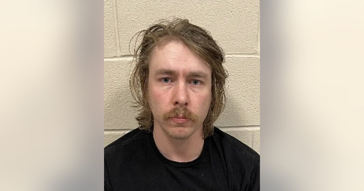 Aurora man charged with having child sexual abuse material | FOX 32 Chicago