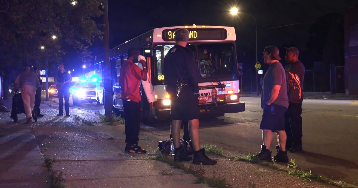 Man beaten by 3 robbers on CTA bus on South Side: CPD