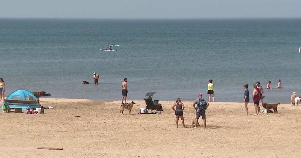 Heat wave draws crowds to Chicago beaches as temperatures jump into the 90s
