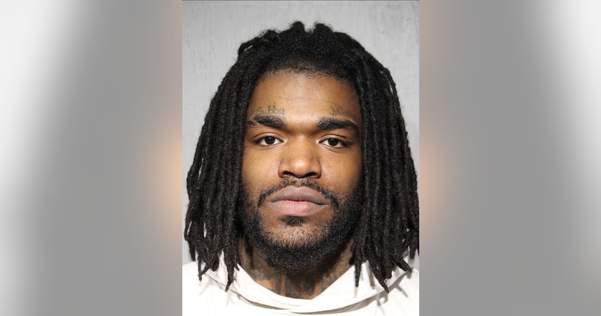 Suspect shot, seriously hurt woman, 21, on South Side: CPD